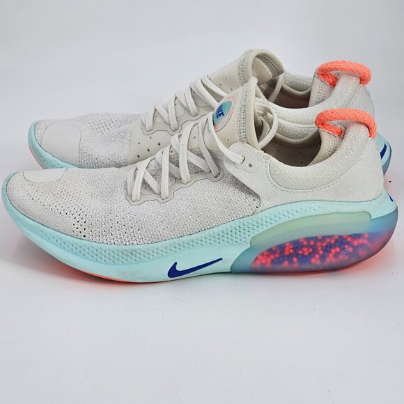 NIKE AQ2730-100 JOYRUN FLYKNIT BRIGHT MANGO WHITE/BLUE MENS SNEAKER SIZE US 8.5 - Picture 1 of 4